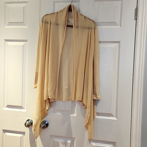 Club Monaco ligth weight cashmere  long sleeve round collar off white size xs - Picture 1 of 5